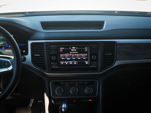 Used 2022 Volkswagen Atlas Cross Sport SE image 30