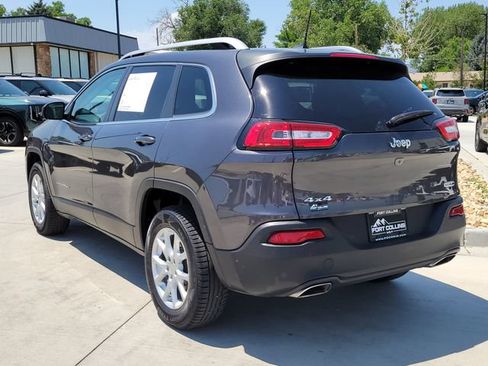 Used 2016 Jeep Cherokee Latitude AWD/4WD image 3