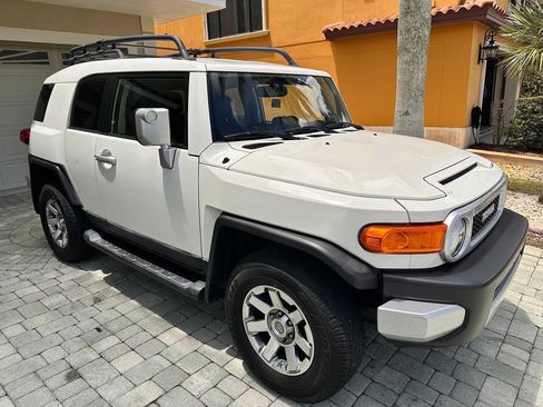 Used 2014 Toyota FJ Cruiser 4WD w/ Upgrade Package image 34