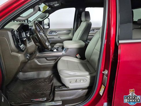 Used 2024 Chevrolet Silverado 2500 LTZ w/ LTZ Premium Package image 9