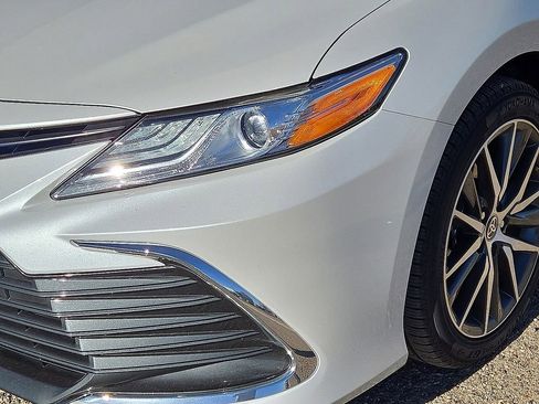 Used 2023 Toyota Camry XLE image 10