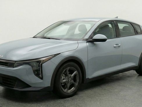 Used 2025 Kia K4 FWD image 3