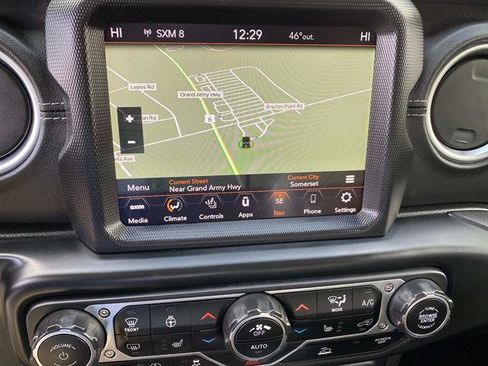 Certified 2022 Jeep Gladiator Overland w/ Popular Equipment Package image 12