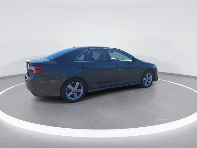 Used 2012 Toyota Camry SE FWD image 8