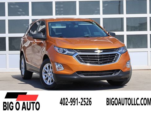 Used 2018 Chevrolet Equinox LS AWD/4WD image 1