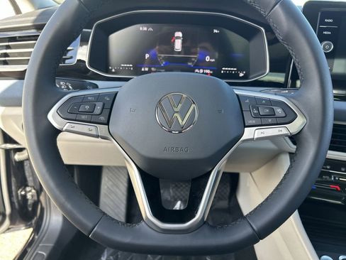 New 2026 Volkswagen Jetta SE FWD image 18