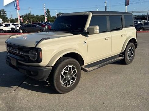 Used 2025 Ford Bronco Outer Banks AWD/4WD image 3