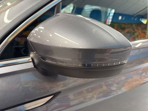 Used 2024 Volkswagen Tiguan SE image 14