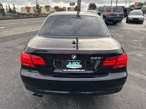 Used 2011 BMW 328i Convertible image 4