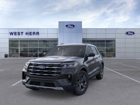 Used 2026 Ford Explorer Active w/ Active Comfort Package AWD/4WD image 2