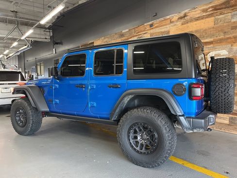 Used 2023 Jeep Wrangler Willys image 11