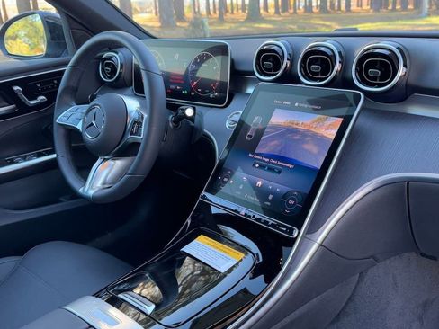 Used 2025 Mercedes-Benz C 300 Sedan image 19