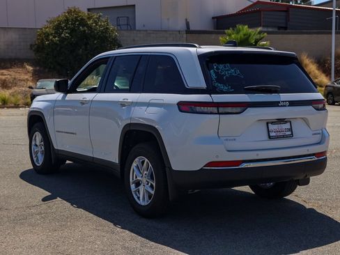 Used 2025 Jeep Grand Cherokee Laredo X AWD/4WD image 6