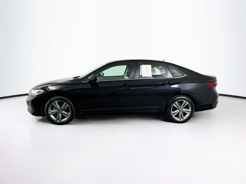 Used 2024 Volkswagen Jetta SE FWD image 4