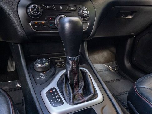 Used 2015 Jeep Cherokee Trailhawk w/ Comfort/Convenience Group image 25