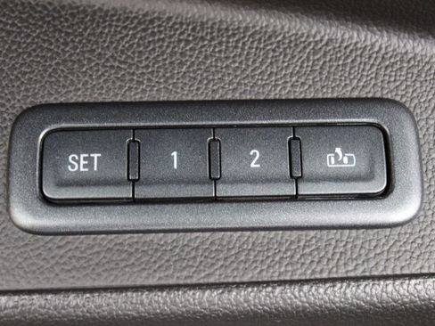 Used 2015 GMC Yukon Denali w/ Touring Package AWD/4WD image 40