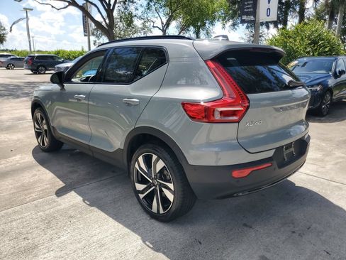 Certified 2024 Volvo XC40 B5 Plus AWD/4WD image 4