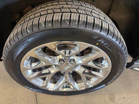 Used 2018 Cadillac Escalade ESV Luxury AWD/4WD image 15