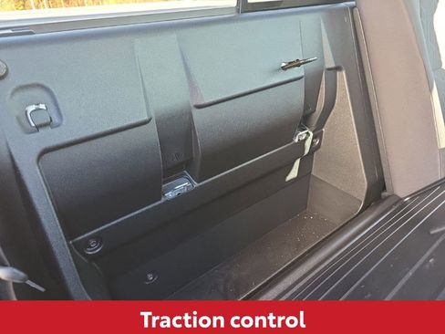 Used 2019 Toyota Tacoma TRD Off-Road w/ Technology Package image 18