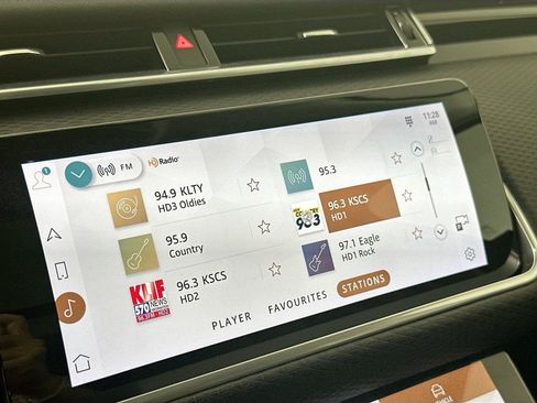 Certified 2022 Land Rover Range Rover Velar S AWD/4WD image 15