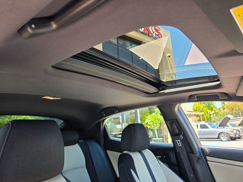 Used 2018 Honda Civic EX image 16