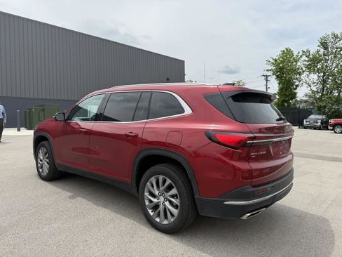 Used 2025 Buick Enclave Preferred AWD/4WD image 5
