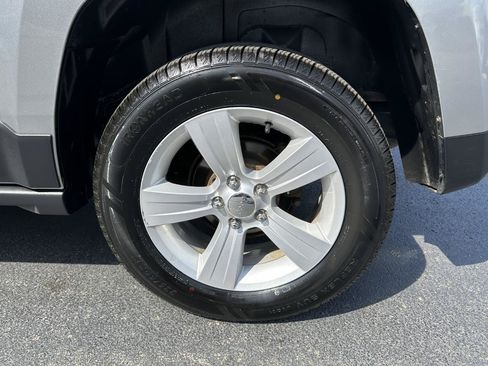 Used 2017 Jeep Patriot Latitude AWD/4WD image 62