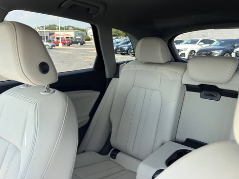 Certified 2025 Audi Q5 Premium w/ Convenience Package AWD/4WD image 11