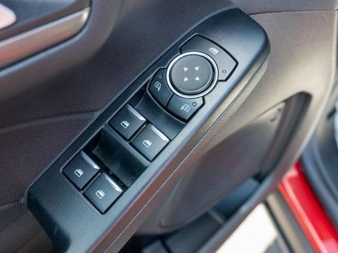Used 2025 Ford Escape SE FWD image 19