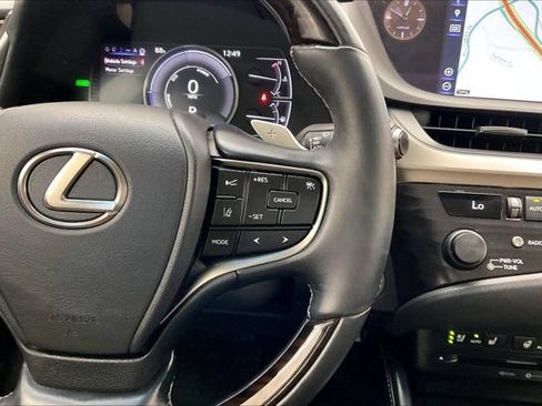 Used 2019 Lexus ES 300h w/ Premium Package FWD image 19