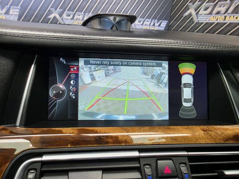 Used 2014 BMW 750i xDrive AWD/4WD image 23