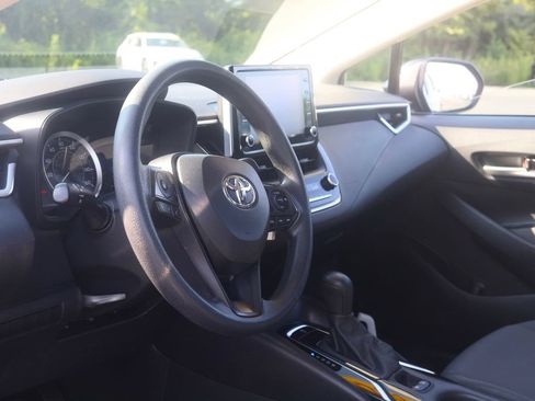 Used 2020 Toyota Corolla LE FWD image 22