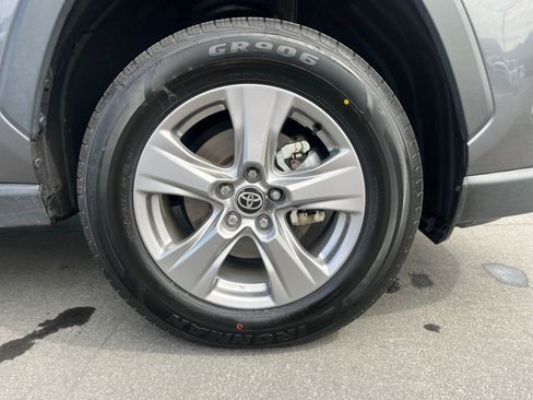 Used 2025 Toyota RAV4 XLE AWD/4WD image 16