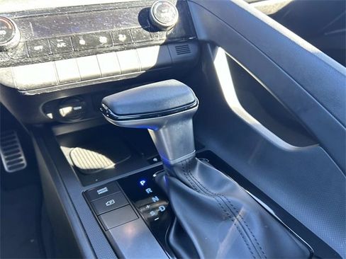 Used 2025 Hyundai Elantra Sport image 29