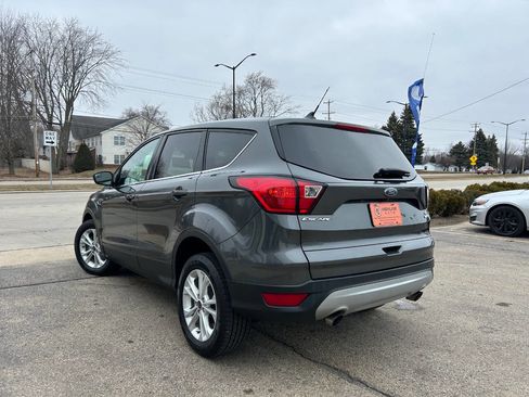 Used 2019 Ford Escape SE image 6