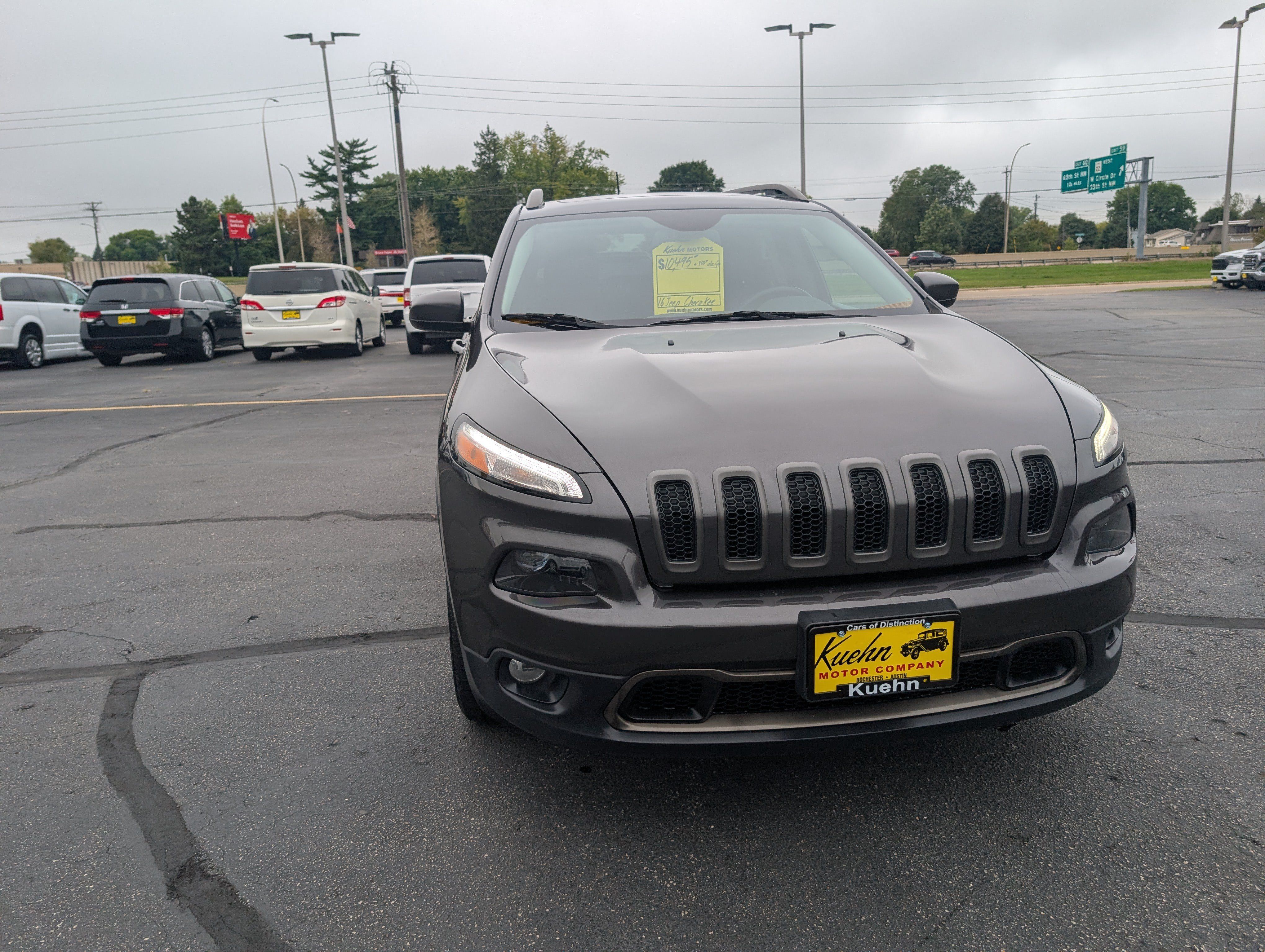 Used 2016 Jeep Cherokee 75th Anniversary FWD image 3