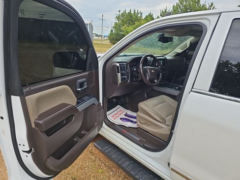 Used 2018 Chevrolet Silverado 1500 LTZ Z71 AWD/4WD image 17