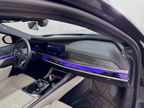 Used 2024 BMW 760i xDrive 760i xDrive image 37