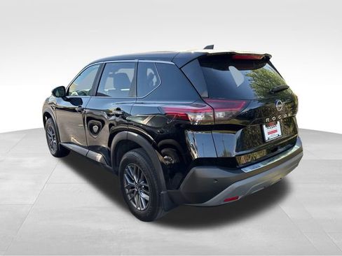 Used 2023 Nissan Rogue S image 5
