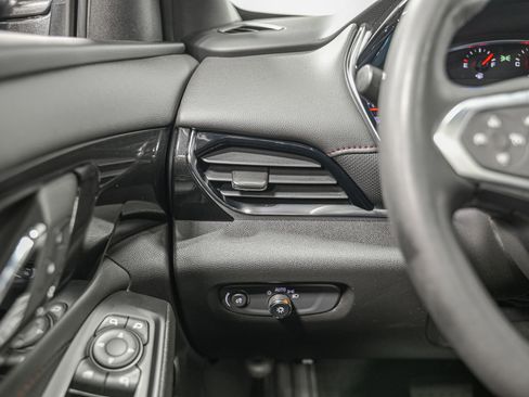 Used 2023 Chevrolet Traverse RS image 19