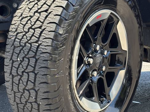 Used 2018 Jeep Wrangler Unlimited Rubicon AWD/4WD image 36