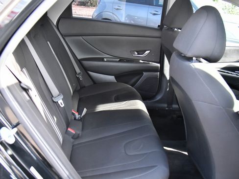 Used 2024 Hyundai Elantra SEL image 40