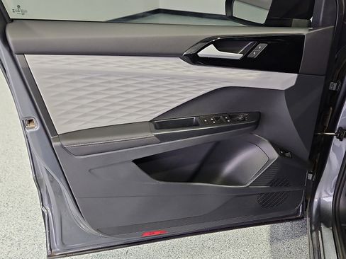 Certified 2024 Volkswagen Taos S w/ MDO Package FWD image 11