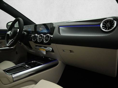 Certified 2026 Mercedes-Benz GLA 250 4MATIC image 27