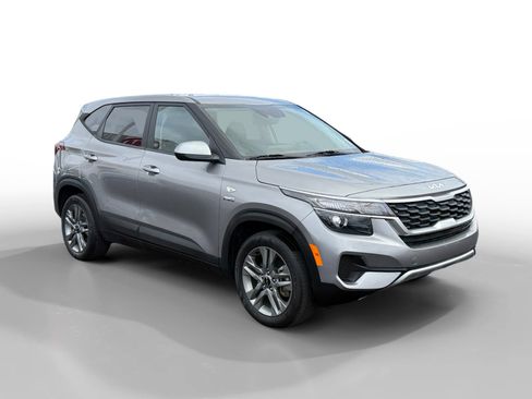 Certified 2022 Kia Seltos LX image 7