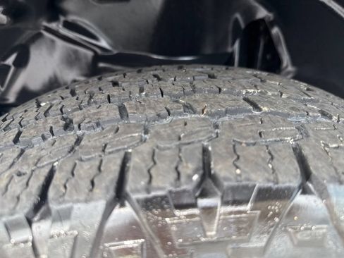Used 2018 Jeep Wrangler Unlimited Sahara AWD/4WD image 43