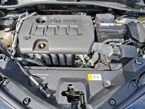 Used 2020 Toyota C-HR XLE image 24