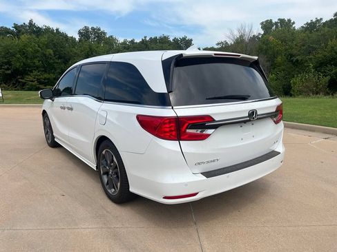 Used 2022 Honda Odyssey Elite image 3