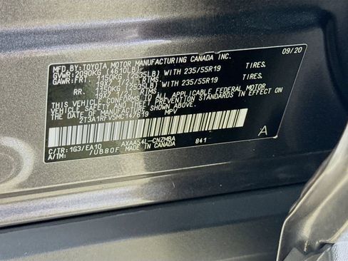 Certified 2021 Toyota RAV4 XLE Premium AWD/4WD image 28