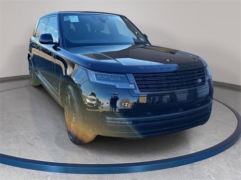 New 2026 Land Rover Range Rover Long Wheelbase SE image 3